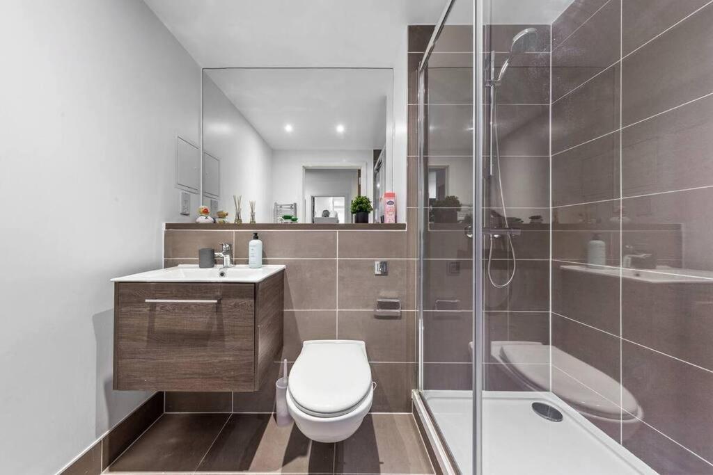 Sleep 7 20 Mins From London Waterloo Bp65 Appartement Buitenkant foto