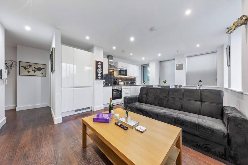 Sleep 7 20 Mins From London Waterloo Bp65 Appartement Buitenkant foto
