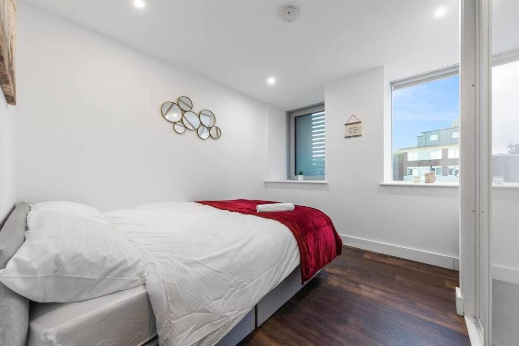 Sleep 7 20 Mins From London Waterloo Bp65 Appartement Buitenkant foto